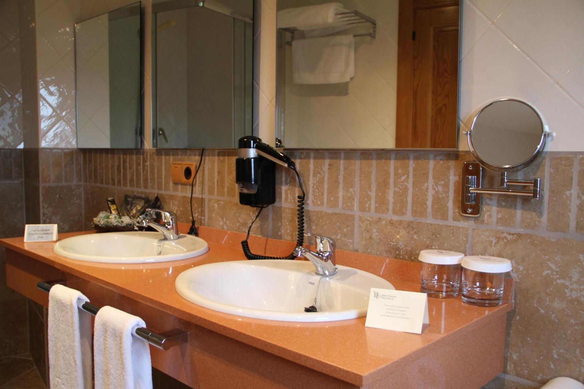 Hotel Palacio Dos Olivos Galdeano Стая снимка