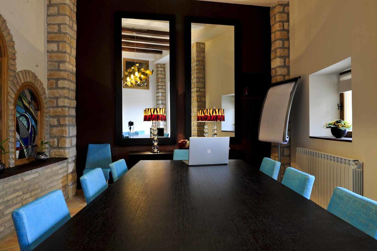 Hotel Palacio Dos Olivos Galdeano Екстериор снимка