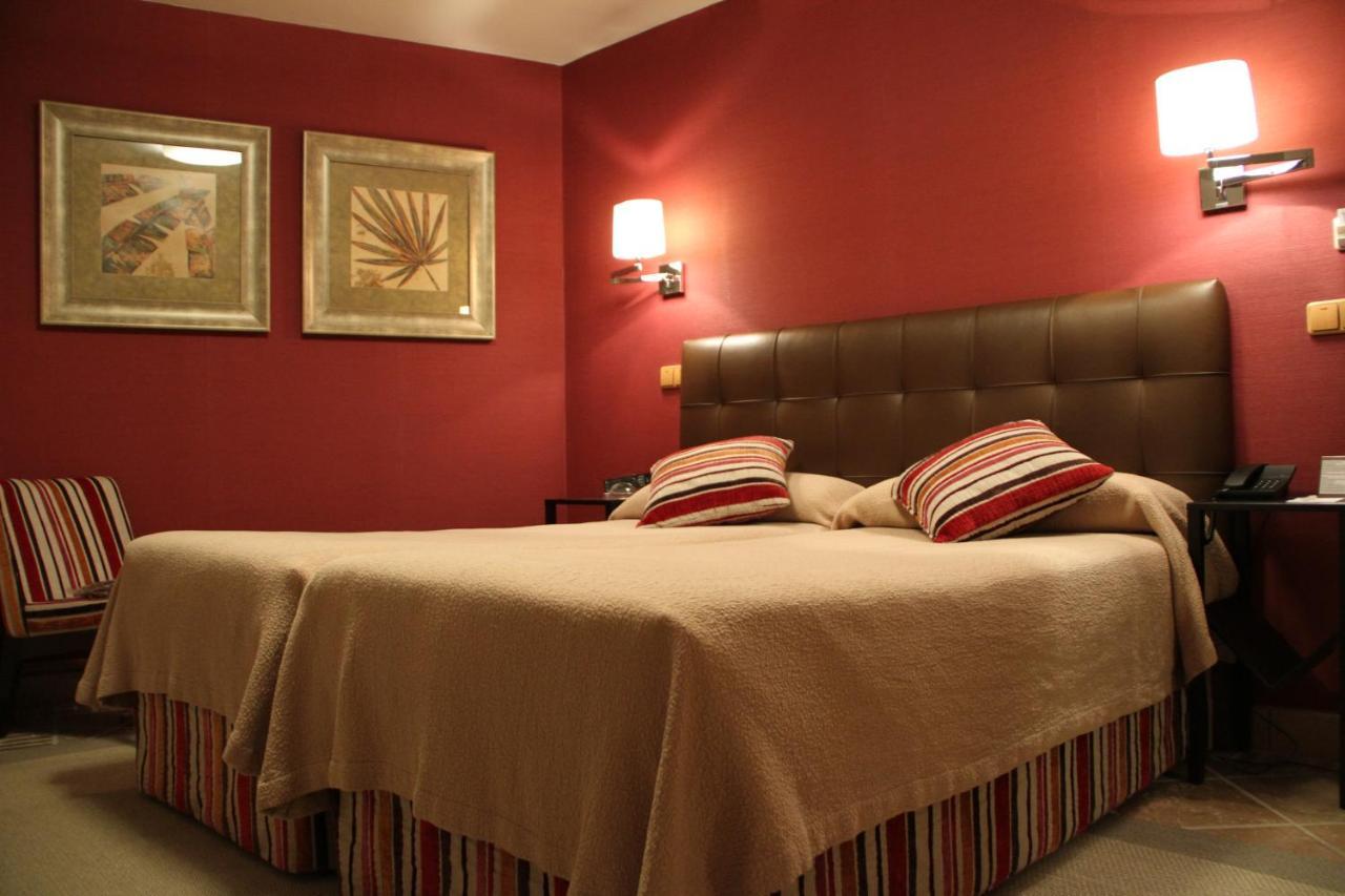 Hotel Palacio Dos Olivos Galdeano Екстериор снимка